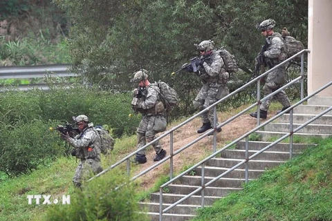 Binh sỹ Mỹ tham gia cuộc tập trận chung Mỹ-Hàn ở Pocheon của Hàn Quốc ngày 19/9/2017. (Ảnh: AFP/TTXVN)