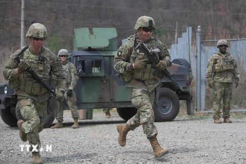 Binh sỹ Mỹ tham gia cuộc tập trận chung Mỹ-Hàn tại Pocheon, Hàn Quốc, ngày 16/4 vừa qua. (Ảnh: AFP/TTXVN)
