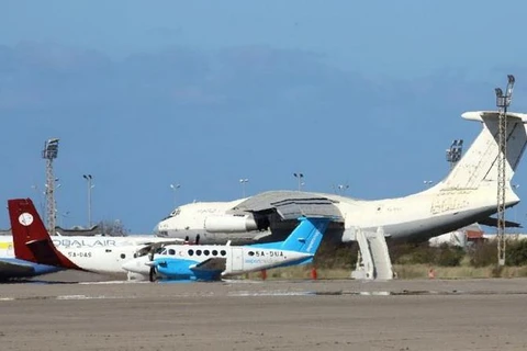 Máy bay đỗ tại sân bay Mitiga của Libya. (Nguồn: AFP)