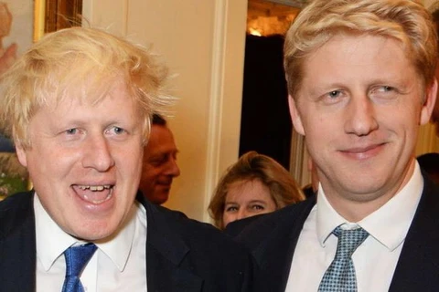 Thủ tướng Anh Boris Johnson và em trai Jo Johnson. (Nguồn: Getty Images)