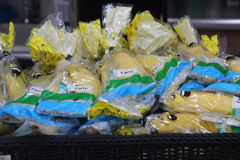 Những quả chuối được bọc trong túi nylon tại Thái Lan. (Nguồn: nikkei)