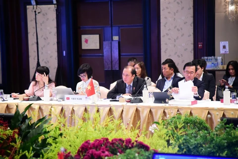 Thứ trưởng Bộ Ngoại giao Nguyễn Quốc Dũng dẫn đầu đoàn Việt Nam dự Hội nghị Tham vấn chung (JCM). (Ảnh: TTXVN phát)
