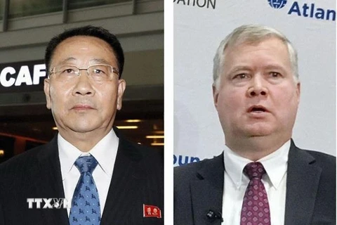 Đại diện đặc biệt của Mỹ về Triều Tiên Stephen Biegun (phải) và Trưởng đoàn đàm phán Triều Tiên Kim Myong-gil. (Ảnh: Kyodo/TTXVN)