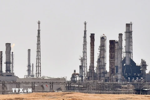 Một cơ sở lọc dầu ở gần al-Khurj, phía nam thủ đô Riyadh của Saudi Arabia. (Ảnh: AFP/TTXVN)