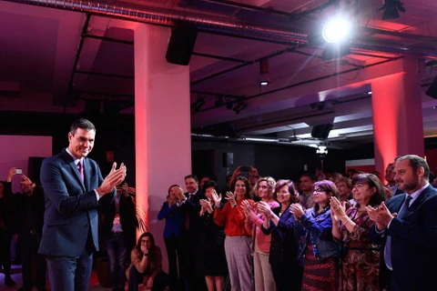 Nhà lãnh đạo của Đảng Công nhân Xã hội Tây Ban Nha, Pedro Sanchez, vận động tranh cử ở Madrid vào tháng Chín vừa qua. (Nguồn: Getty Images)