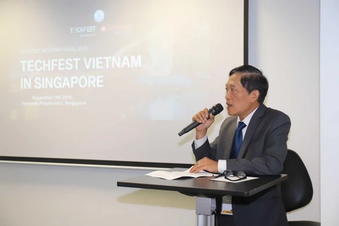 Thứ trưởng Bộ Khoa học và Công nghệ Việt Nam Trần Văn Tùng phát biểu khai mạc chương trình. (Ảnh: Xuân Vịnh/TTXVN)