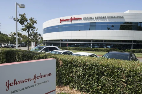 Trụ sở Johnson & Johnson tại Irvine, bang California của Mỹ, ngày 28/8 vừa qua. (Ảnh: AFP/TTXVN)