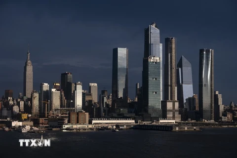 Các tòa nhà chọc trời tại Manhattan, thành phố New York của Mỹ. (Ảnh: AFP/TTXVN)