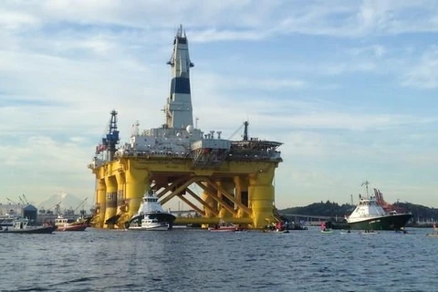 Giàn khoan dầu của Tập đoàn Shell ở Seattle, Washington của Mỹ. (Nguồn: AFP/TTXVN)