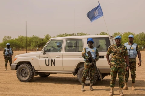 Các binh sỹ UNMISS tuần tra tại Nam Sudan. (Ảnh: AFP/TTXVN)