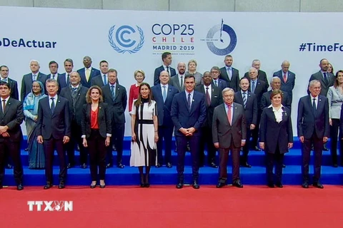 Đại diện các quốc gia chụp ảnh chung tại Hội nghị lần thứ 25 các bên tham gia Công ước khung của Liên hợp quốc về biến đổi khí hậu (COP 25), Madrid của Tây Ban Nha, ngày 2/12 vừa qua. (Ảnh: THX/TTXVN)