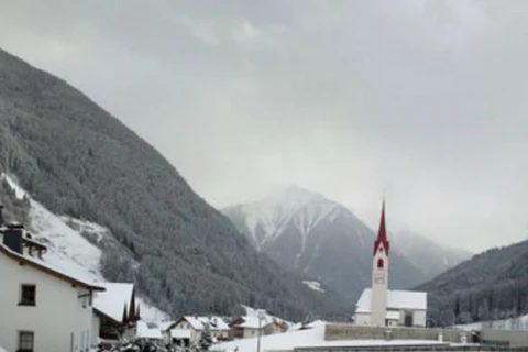 Làng Luttach thuộc vùng South Tyrol, gần biên giới giữa Italy và Áo, là khu nghỉ mát trượt tuyết nổi tiếng. (Nguồn: Flickr)