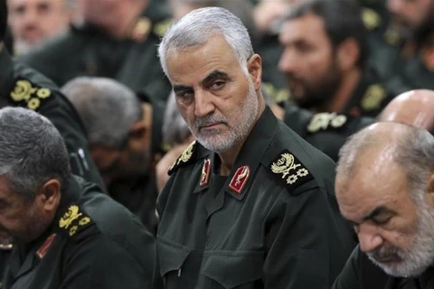 Người đứng đầu đơn vị Quds thuộc Lực lượng Vệ binh Cách mạng Hồi giáo Iran (IRGC), Thiếu tướng Qasem Soleimani - giữa. (Ảnh: AP/TTXVN)