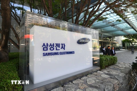 Biểu tượng Samsung tại trụ sở ở thủ đô Seoul của Hàn Quốc. (Ảnh: AFP/TTXVN)