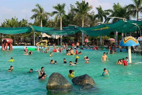 Hai trẻ tử vong khi chơi ở hồ bơi trong khu du lịch sinh thái