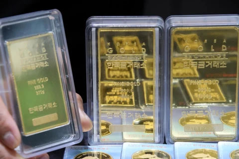 Vàng miếng tại một sàn giao dịch ở Seoul của Hàn Quốc. (Ảnh: Yonhap/TTXVN)