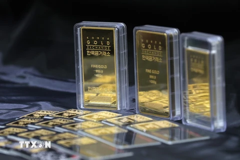 Vàng được bày bán tại Seoul, Hàn Quốc. (Ảnh: Yonhap/TTXVN)