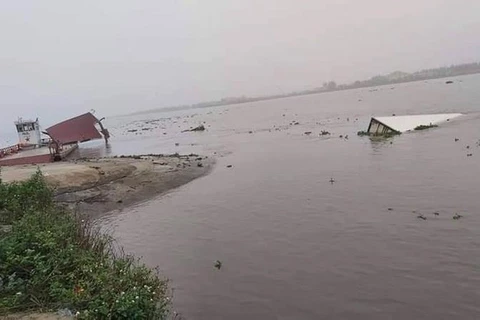 Nam Định: Lật phà trên sông Đáy, 6 người may mắn thoát nạn