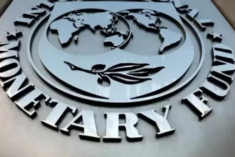 Logo của Quỹ Tiền tệ Quốc tế (IMF) tại tòa nhà trụ sở ở Washington. (Nguồn: Reuters)