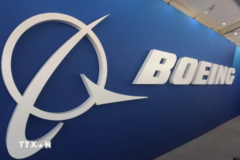 Logo của Hãng Boeing. (Ảnh: AFP/TTXVN)