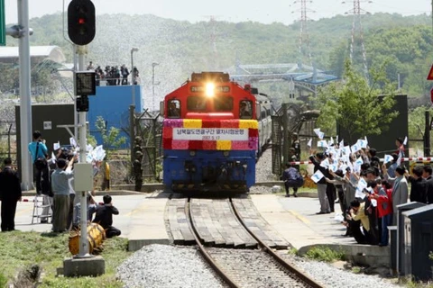 Một chuyến tàu trên tuyến Gyeongui. (Nguồn: Yonhap)