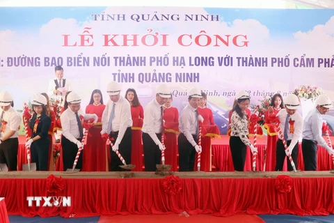 Lễ khởi công xây dựng đường bao biển nối thành phố Hạ Long với thành phố Cẩm Phả, tỉnh Quảng Ninh. (Ảnh: Văn Đức/TTXVN)