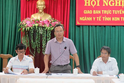Ông Khuất Việt Hùng làm việc với các ban, ngành tỉnh Kon Tum. (Ảnh: Dư Toán/TTXVN)