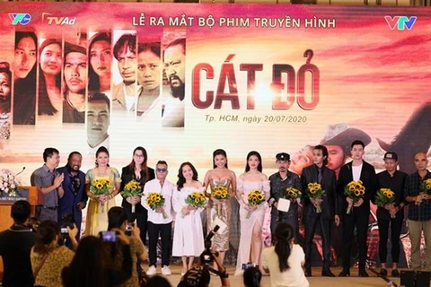 Lễ ra mắt phim truyền hình "Cát đỏ" của đạo diễn Lưu Trọng Ninh. 