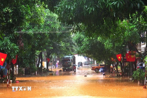 Khắc phục hậu quả sau mưa lớn gây ngập lụt ở Lào Cai và Hà Giang