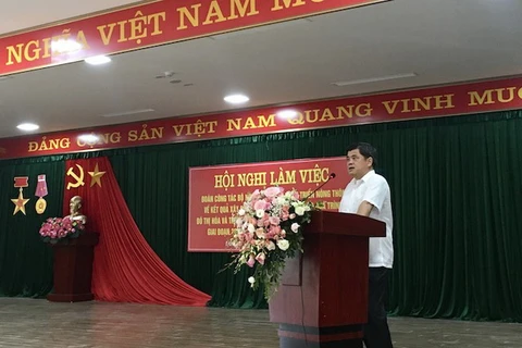 Thứ trưởng Bộ Nông nghiệp và Phát triển Nông thôn Trần Thanh Nam phát biểu tại buổi làm việc. 