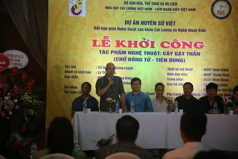 Lễ khởi công vở diễn "Cây gây thần," diễn ra sáng ngày 18/9, tại Liên đoàn Xiếc Việt Nam.