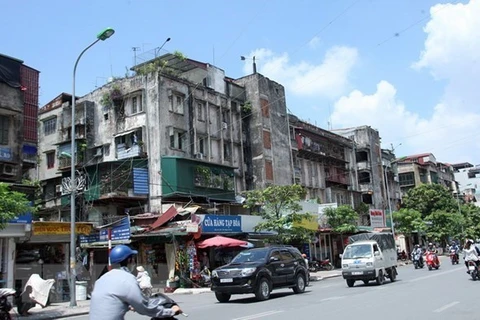 Một khu tập thể cũ nằm trên đường Thanh Nhàn, phường Thanh Nhàn, quận Hai Bà Trưng. (Ảnh: Tuấn Anh/TTXVN)