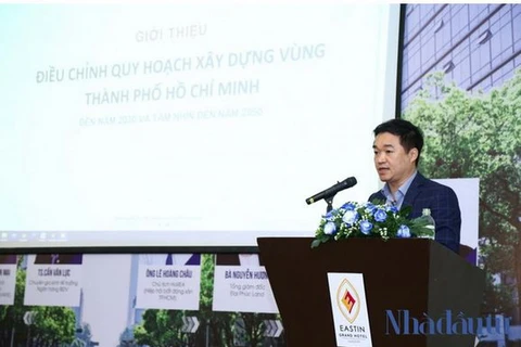 Tiến sỹ Nguyễn Anh Tuấn, Tổng biên tập Tạp chí Nhà đầu tư phát biểu khai mạc hội thảo. (Ảnh: Thế Toàn/nhadautu.vn)