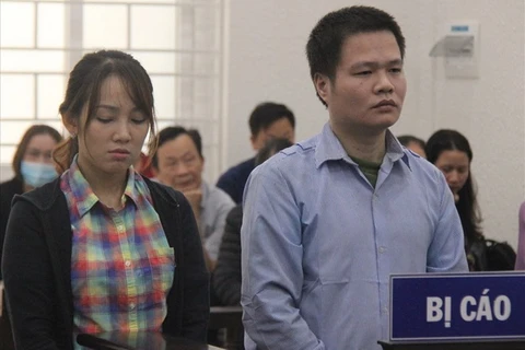 Vợ chồng Nguyễn Văn Thái bị cáo buộc lừa đảo chiếm đoạt tiền của nhiều bị hại. (Nguồn: laodong.vn)