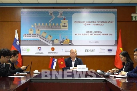 Ông Vũ Bá Phú, Cục trưởng Cục Xúc tiến thương mại thuộc Bộ Công Thương, chủ trì hội nghị trực tuyến. (Ảnh: Uyên Hương/BNEWS/Vietnam+)