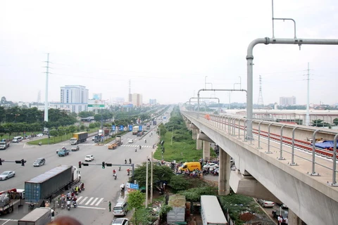 Sau khi hoàn thành, tuyến metro số 1 (Bến Thành-Suối Tiên) được kỳ vọng sẽ tạo điểm nhấn cho giao thông Thành phố Hồ Chí Minh. (Ảnh: Tiến Lực/TTXVN)