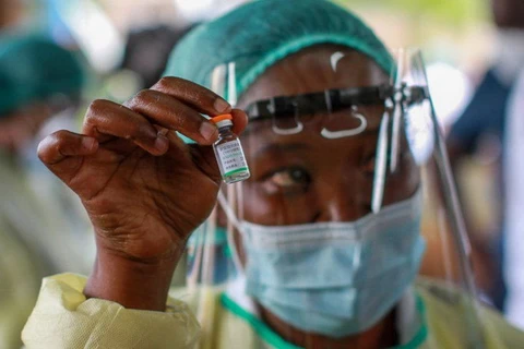 Tiêm vaccine ngừa COVID-19 ở châu Phi. (Nguồn: Getty Images)