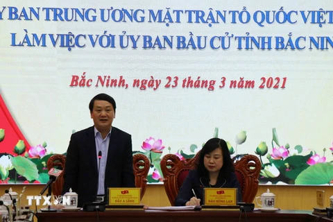 Phó Chủ tịch, Tổng Thư ký Ủy ban Trung ương MTTQ Việt Nam Hầu A Lềnh phát biểu tại buổi làm việc. (Ảnh: Thái Hùng/TTXVN)