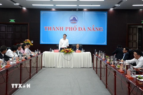 Quang cảnh buổi gặp gỡ của lãnh đạo UBND thành phố Đà Nẵng với các nhà đầu tư. (Ảnh: Quốc Dũng/TTXVN)
