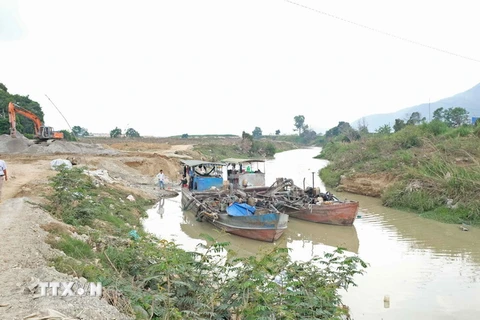 Vị trí khai thác cát này được UBND tỉnh Lâm Đồng cấp phép cho Công ty Trách nhiệm hữu hạn Lê Văn Oai Lâm Đồng từ ngày 30/11/2020. (Ảnh: Nguyễn Dũng/TTXVN)