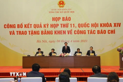 Hình ảnh họp báo thông tin kết quả kỳ họp thứ 11, Quốc hội khóa XIV 