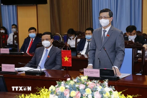 Chủ tịch UBND tỉnh Tuyên Quang Nguyễn Văn Sơn phát biểu tại buổi làm việc. (Ảnh: Nam Sương/TTXVN)
