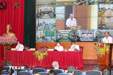 Bộ trưởng Bộ Văn hóa, Thể thao và Du lịch Nguyễn Văn Hùng phát biểu tại điểm cầu Hà Nội. (Ảnh: Thanh Tùng/TTXVN)