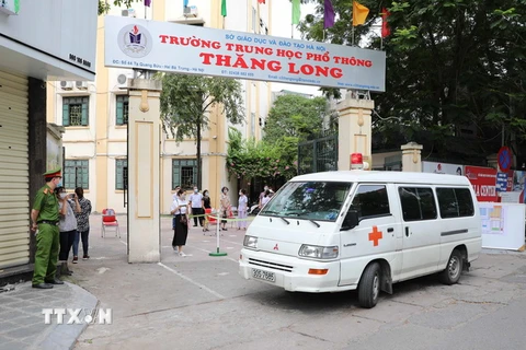 Diễn tập điểm tại trường THPT Thăng Long là cơ sở để rà soát, đánh giá, rút kinh nghiệm công tác chuẩn bị phục vụ kỳ thi tốt nghiệp THPT năm 2021 trên địa bàn quận Hai Bà Trưng. (Ảnh: Thanh Tùng/TTXVN)