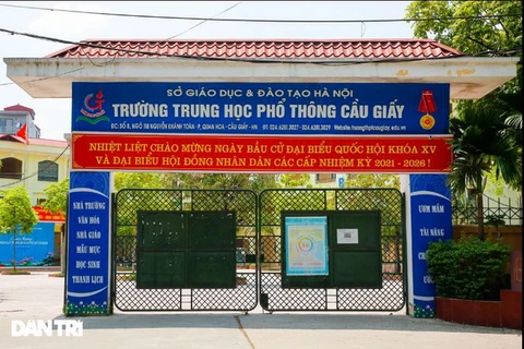 Trường Trung học Phổ thông Cầu Giấy nơi 2 em Lê Thị Thanh Huyền và Trần Lan Chi, lớp 11 D2 theo học. (Nguồn: dantri)
