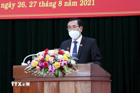 Chủ tịch HĐND tỉnh Ninh Thuận Phạm Văn Hậu phát biểu tại kỳ họp. (Ảnh: Công Thử/TTXVN)