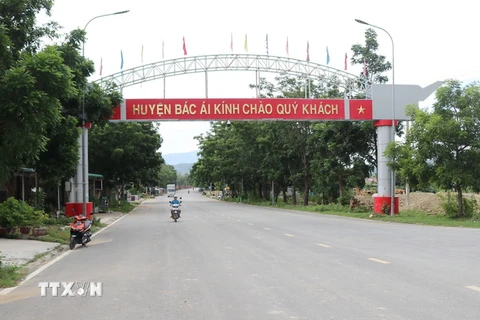 Đường giao thông Trung tâm huyện miền núi Bác Ái, tỉnh Ninh Thuận. (Ảnh: Nguyễn Thành/TTXVN)