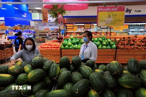 Siêu thị Co.opmart hỗ trợ tiêu thụ dưa hấu cho người dân Bắc Giang. (Ảnh: Phan Tuấn Anh/TTXVN)