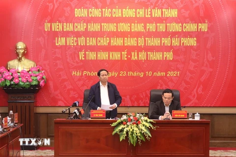 Phó Thủ tướng Lê Văn Thành phát biểu tại buổi làm việc. (Ảnh: Hoàng Ngọc/TTXVN)