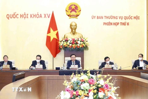 Chủ tịch Quốc hội Vương Đình Huệ chủ trì phiên họp thứ 6 của Ủy ban Thường vụ Quốc hội. (Ảnh: Doãn Tấn/TTXVN)